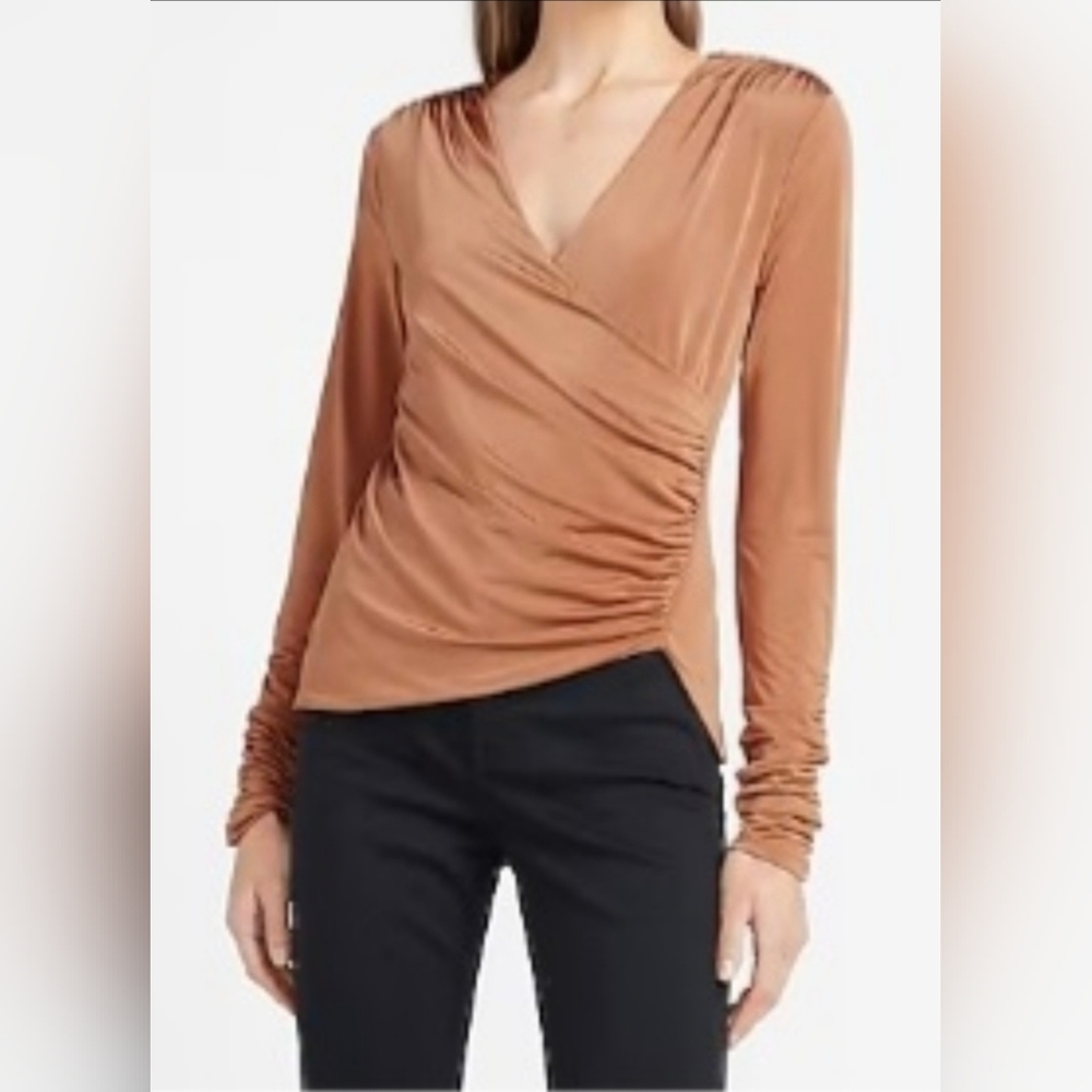 EXQUISITE GORGEOUS ELEGANT AND SENSUAL BLOUSE FRONT V-NE  WRAP FRONT V-NECK TEE